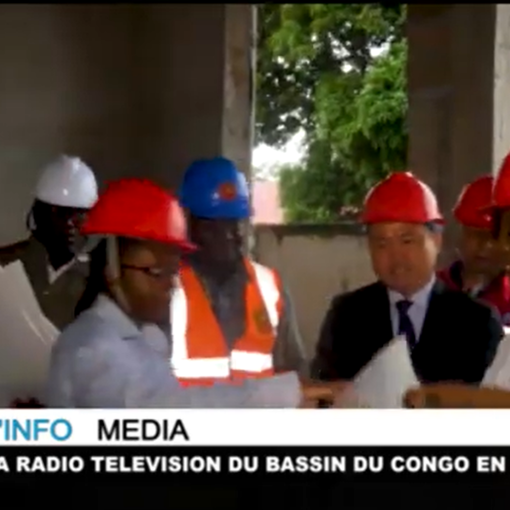 Visite de Mme la Ministre et les partenaires à la Radio Télévision du Bassin du Congo (RTBC)